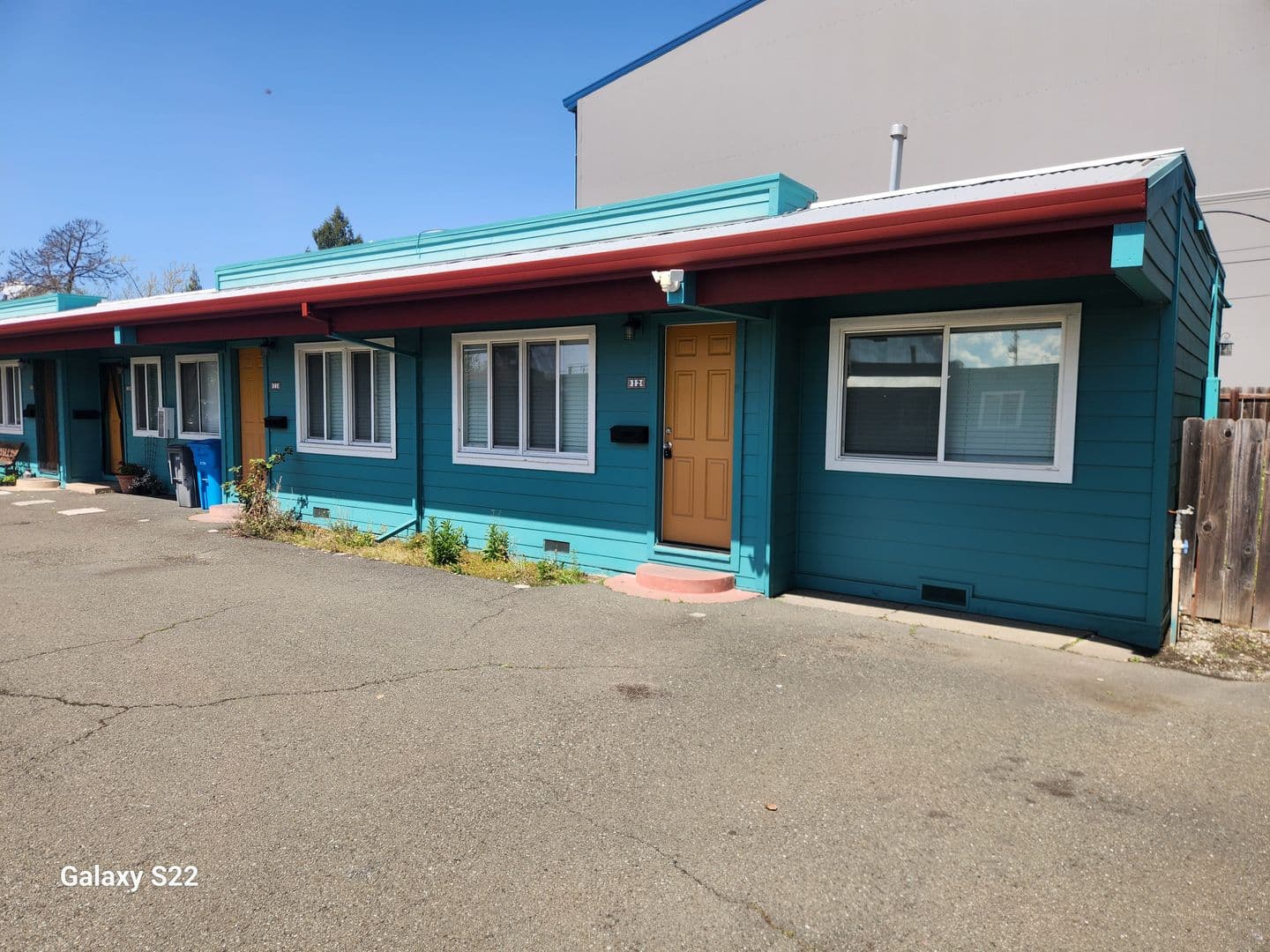Las Flores Apartments 2 of 8
