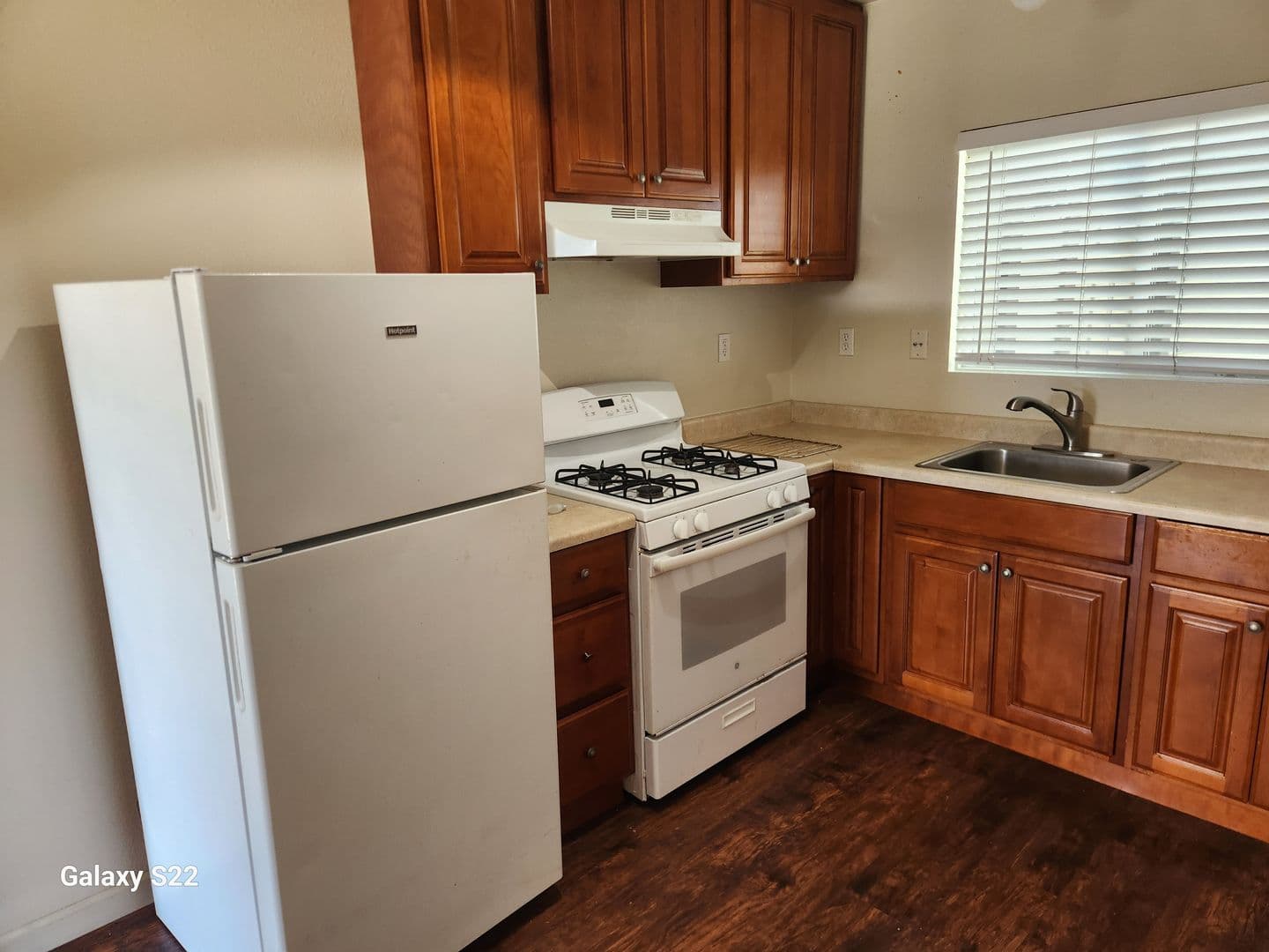 Las Flores Apartments 5 of 8