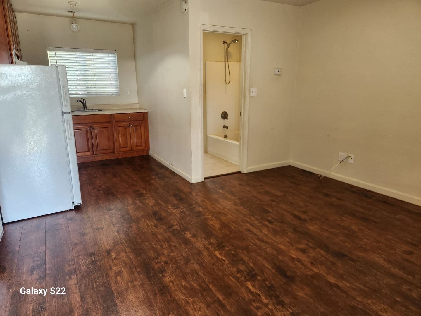 Las Flores Apartments 3 of 8