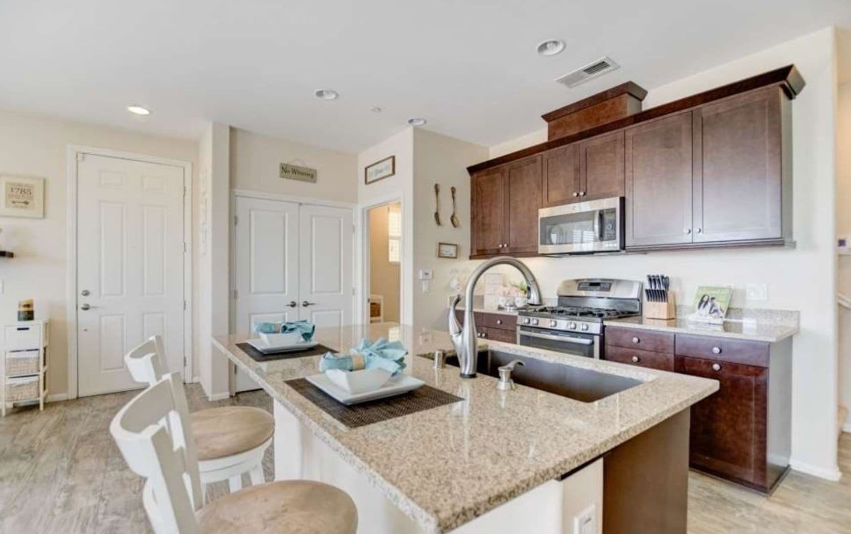 1785 Saltaire Place 9 of 23