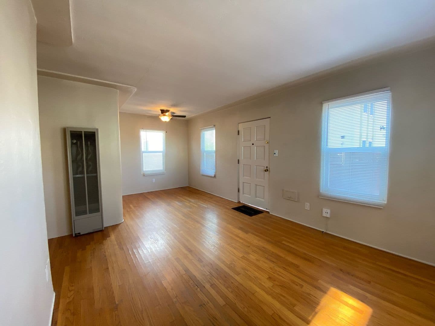 LARGE EXCLUSIVE PATIO! Charming Bungalow with In Unit Washer and Dryer! Air Conditioning + Garage! 10 of 26