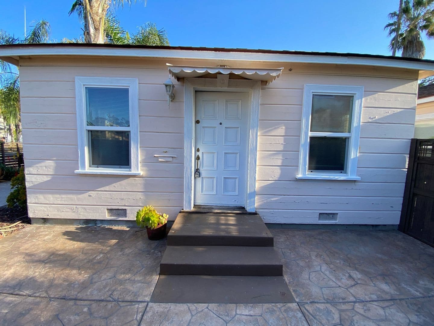 LARGE EXCLUSIVE PATIO! Charming Bungalow with In Unit Washer and Dryer! Air Conditioning + Garage! 20 of 26
