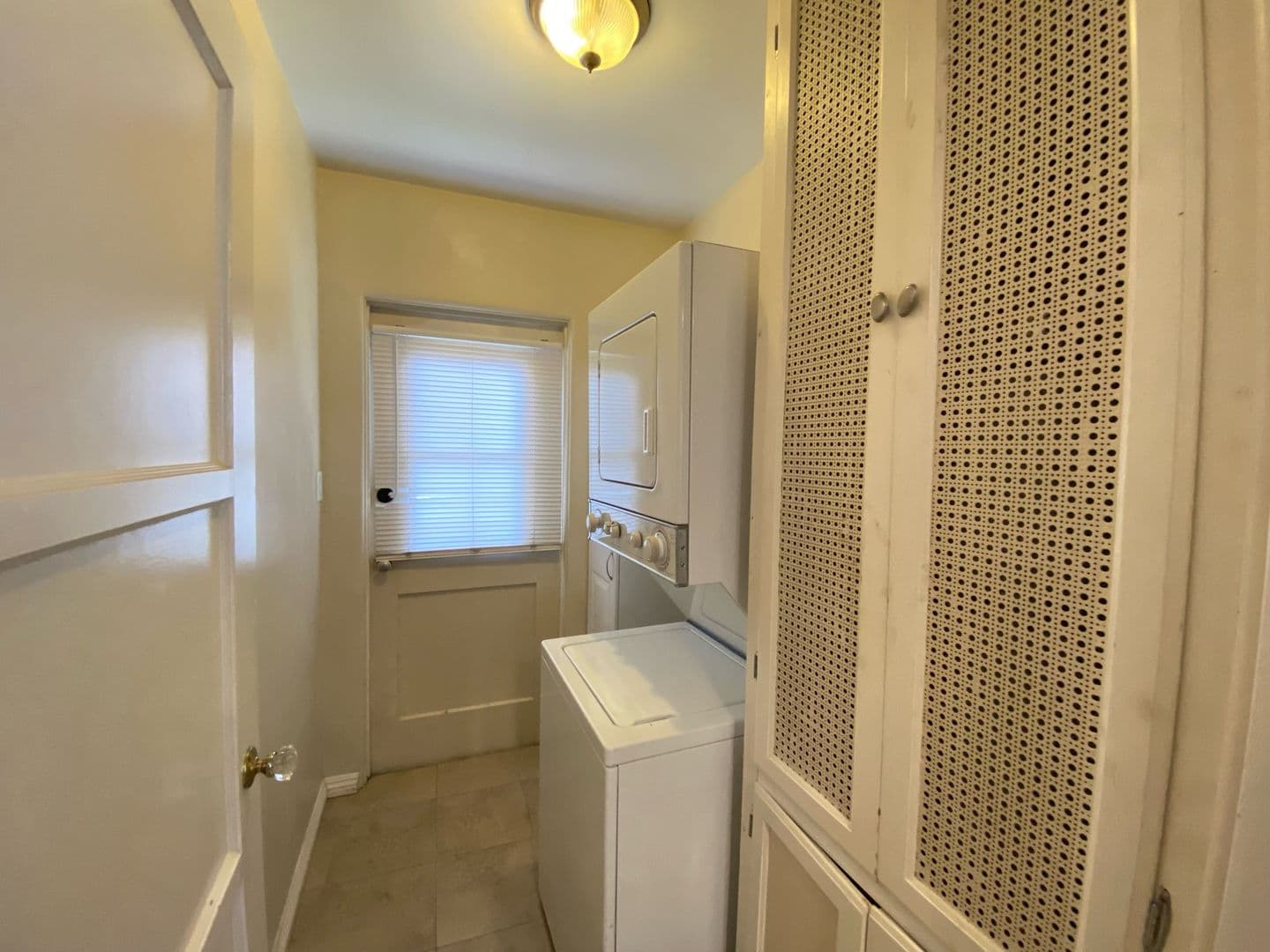LARGE EXCLUSIVE PATIO! Charming Bungalow with In Unit Washer and Dryer! Air Conditioning + Garage! 15 of 26