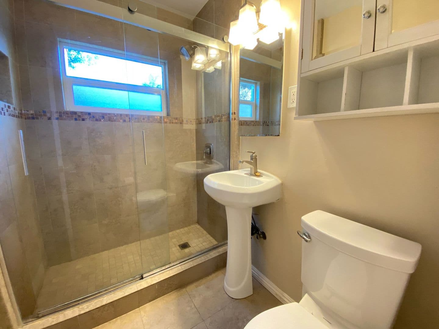 LARGE EXCLUSIVE PATIO! Charming Bungalow with In Unit Washer and Dryer! Air Conditioning + Garage 7 of 8