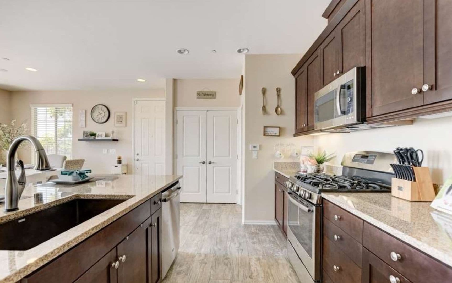 1785 Saltaire Place 4 of 8