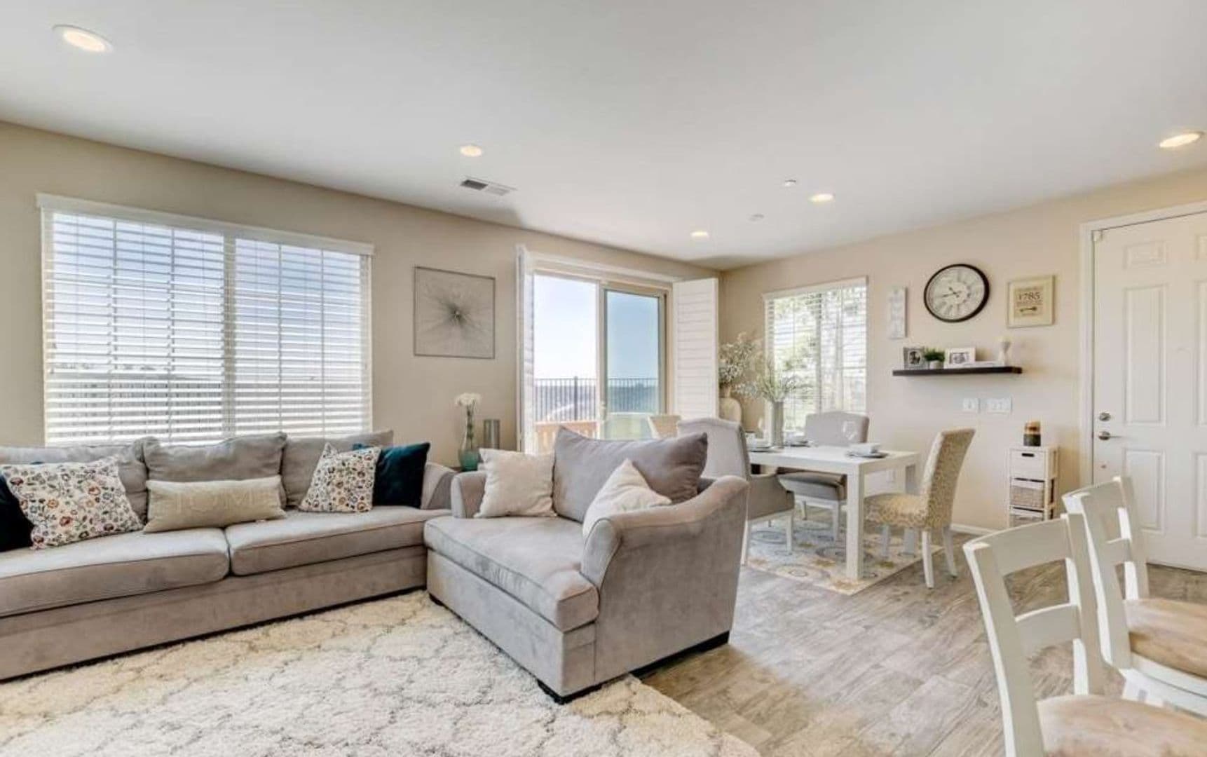1785 Saltaire Place 11 of 23
