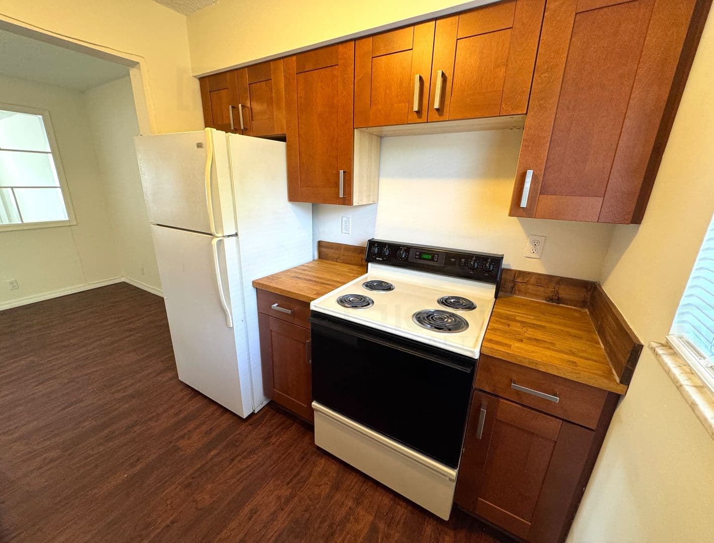 215 NW 25th Street - 5 3 of 8