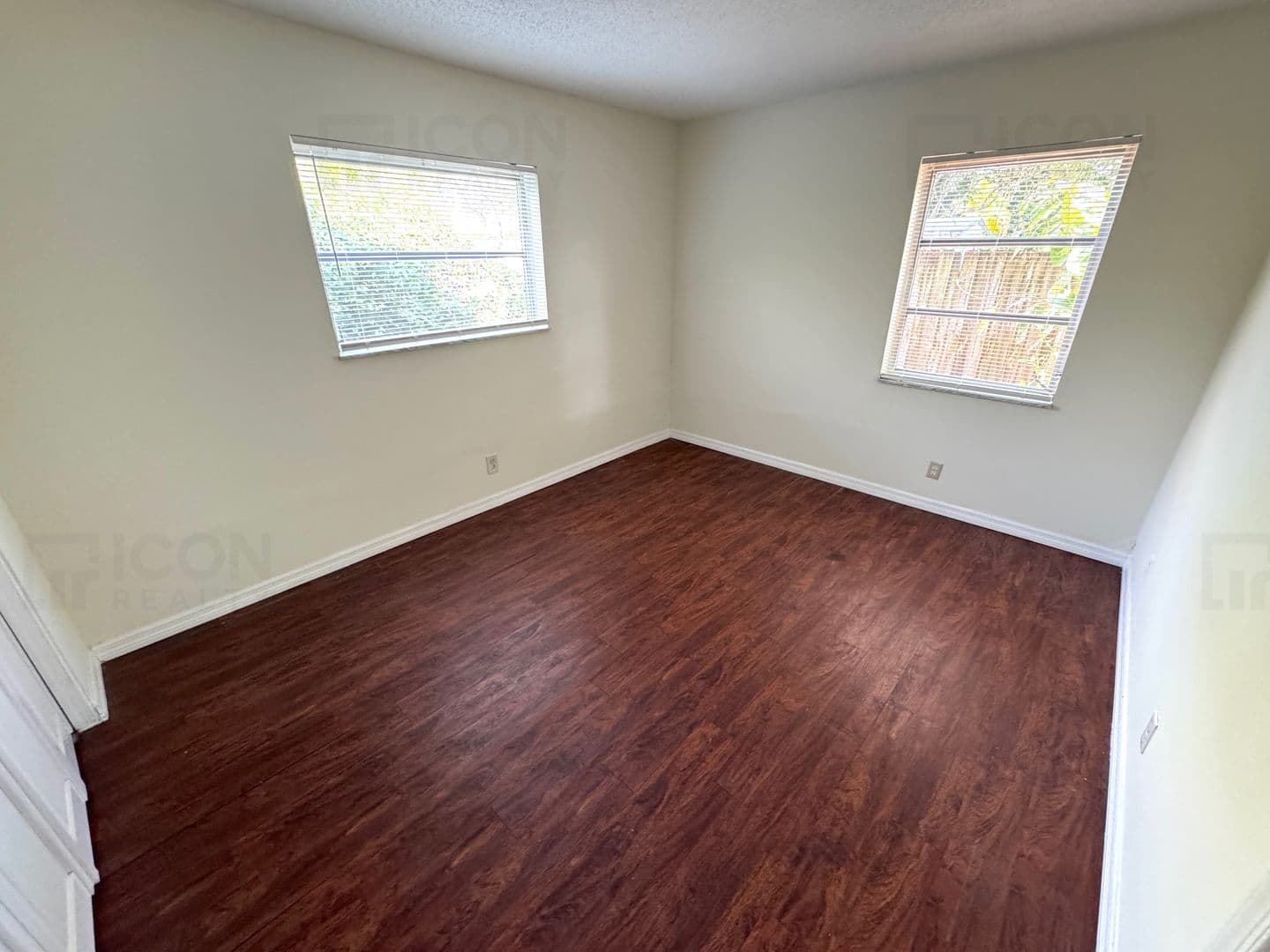 215 NW 25th Street - 5 6 of 8