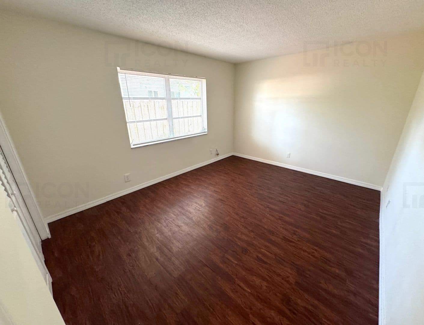 215 NW 25th Street - 5 7 of 8