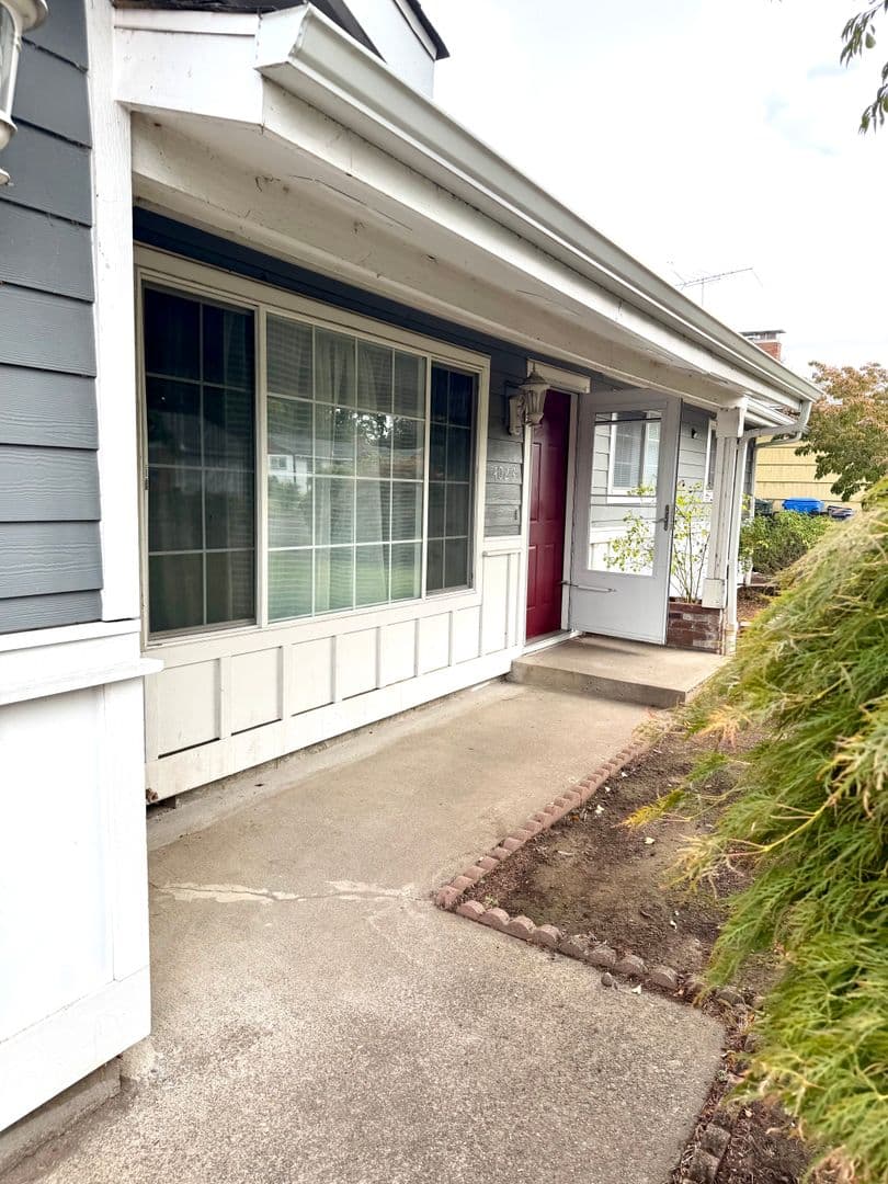 4023 CAROLINA AVE NE 3 of 20