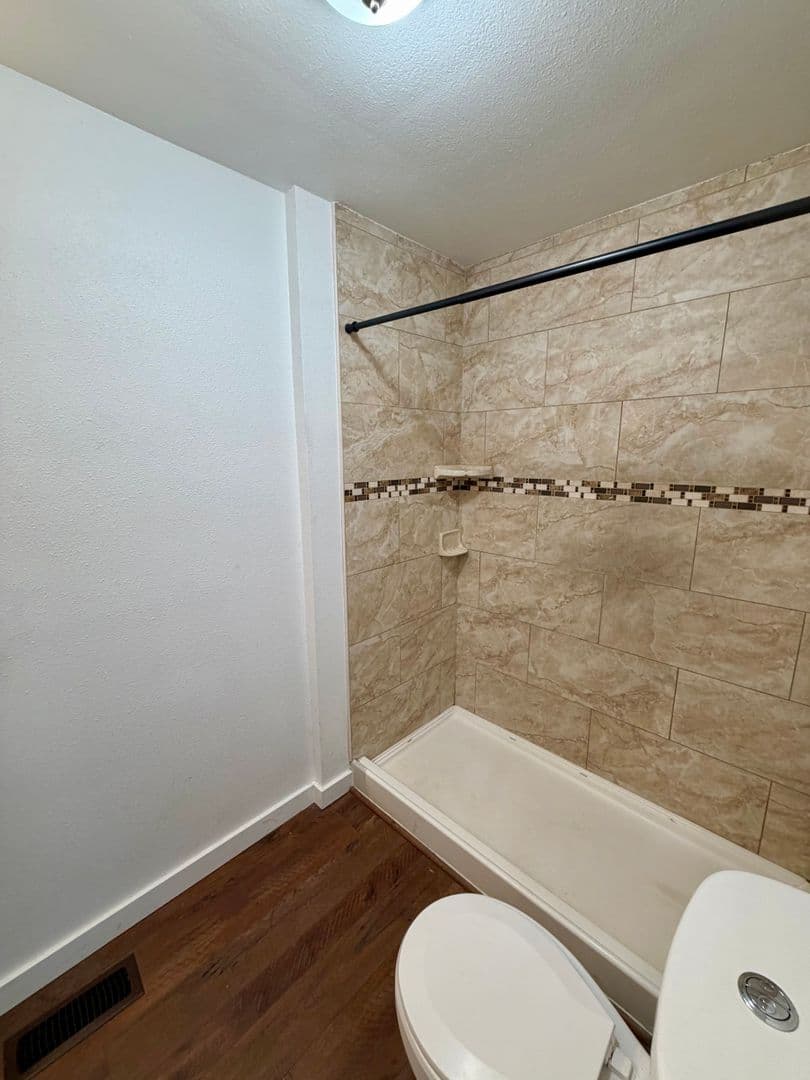 4023 CAROLINA AVE NE 16 of 20