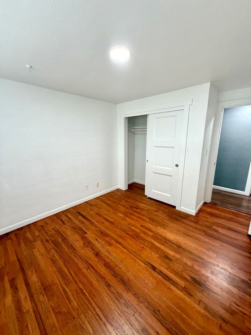 4023 CAROLINA AVE NE 12 of 20