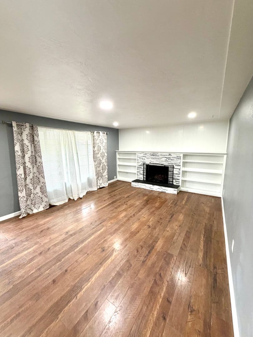 4023 CAROLINA AVE NE 4 of 20