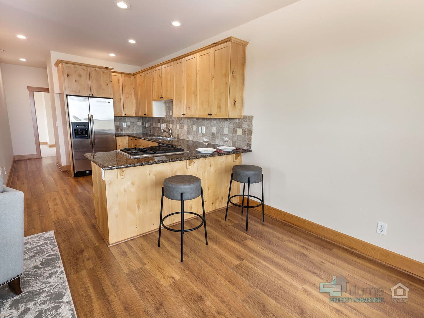 2 Bedroom, 2 Bath.. LOCATION LOCATION LOCATION.... River Views!! 44 of 66