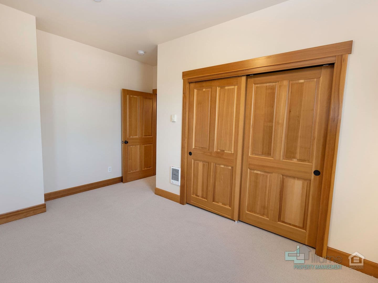 2 Bedroom, 2 Bath.. LOCATION LOCATION LOCATION.... River Views!! 54 of 66