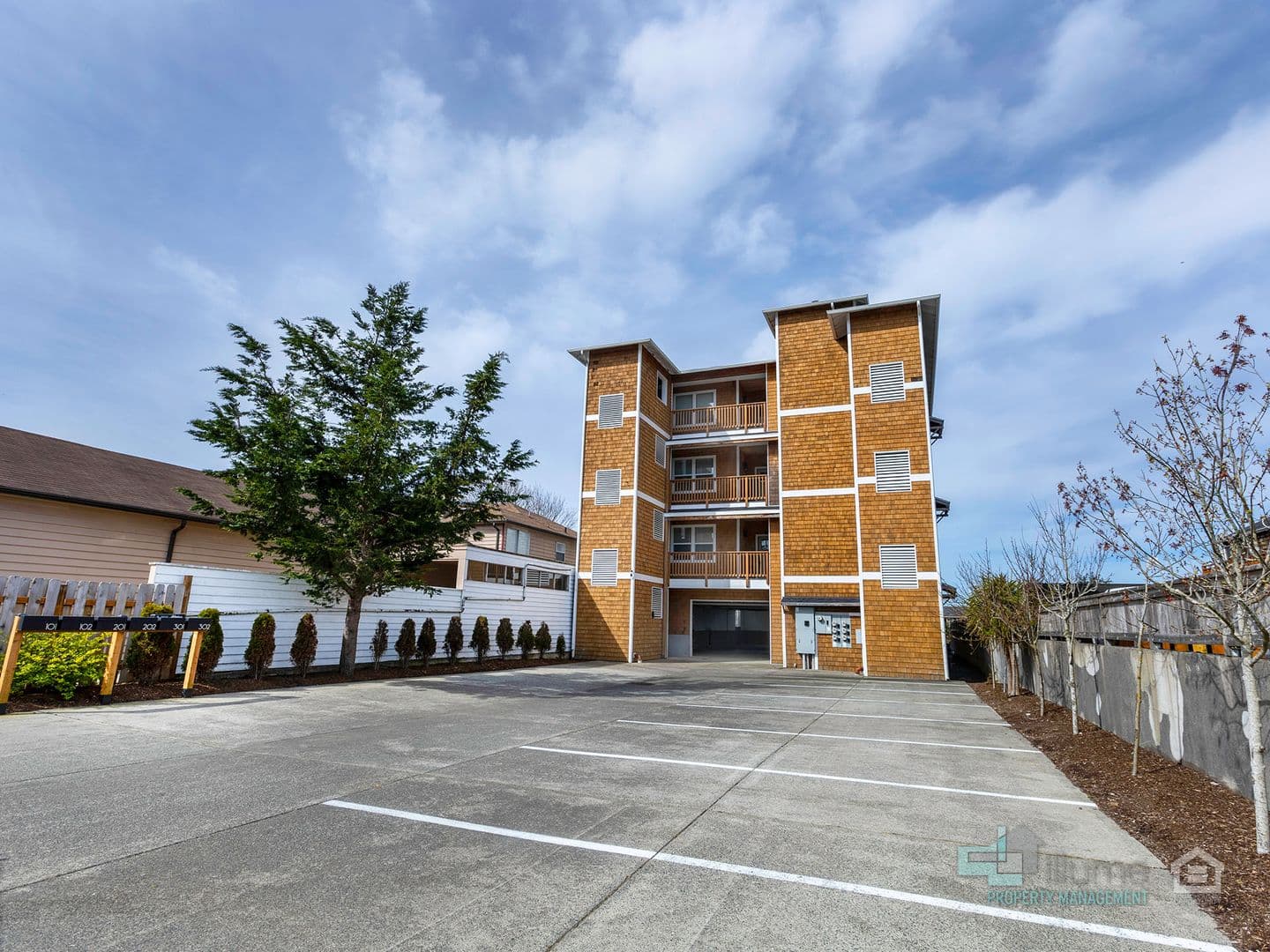 2 Bedroom, 2 Bath.. LOCATION LOCATION LOCATION.... River Views!! 40 of 66