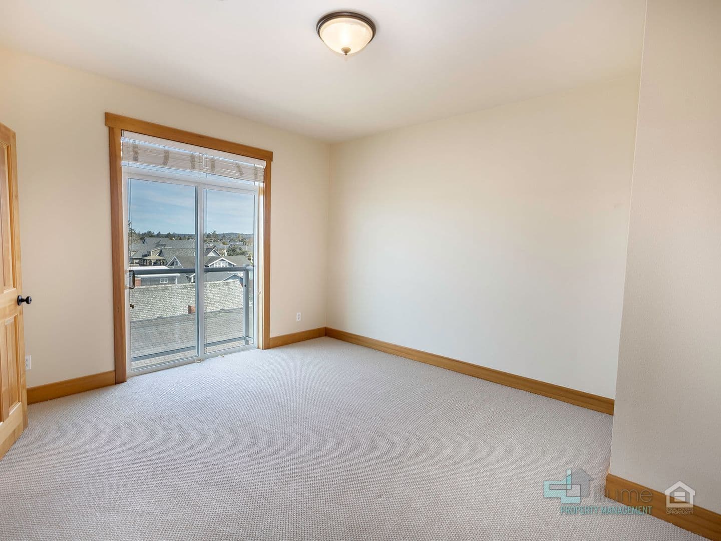 2 Bedroom, 2 Bath.. LOCATION LOCATION LOCATION.... River Views!! 50 of 66