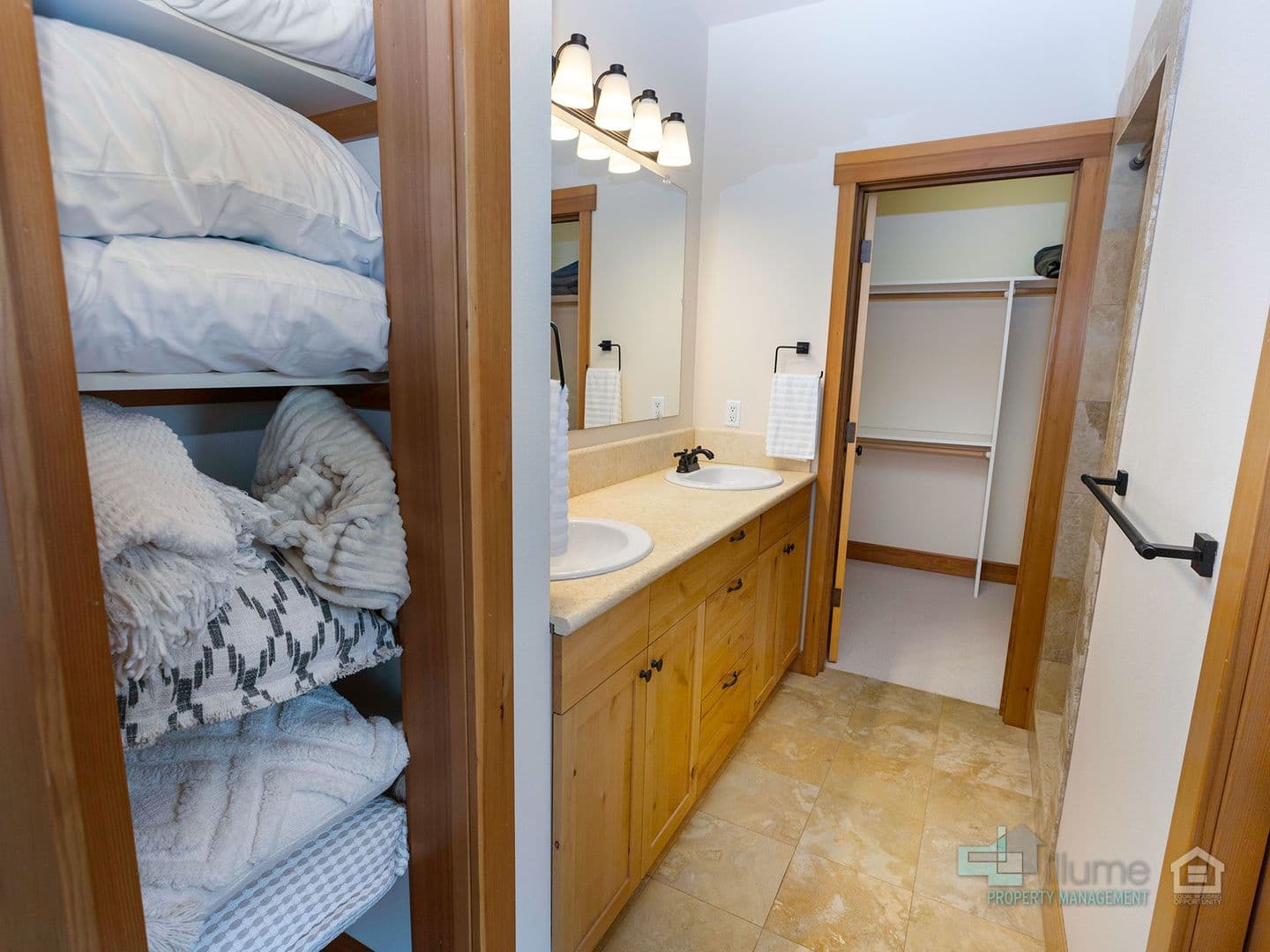 2 Bedroom, 2 Bath.. LOCATION LOCATION LOCATION.... River Views!! 53 of 66