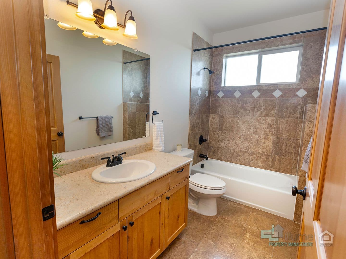 2 Bedroom, 2 Bath.. LOCATION LOCATION LOCATION.... River Views!! 57 of 66