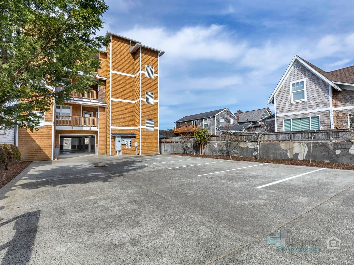 2 Bedroom, 2 Bath.. LOCATION LOCATION LOCATION.... River Views!! 41 of 66