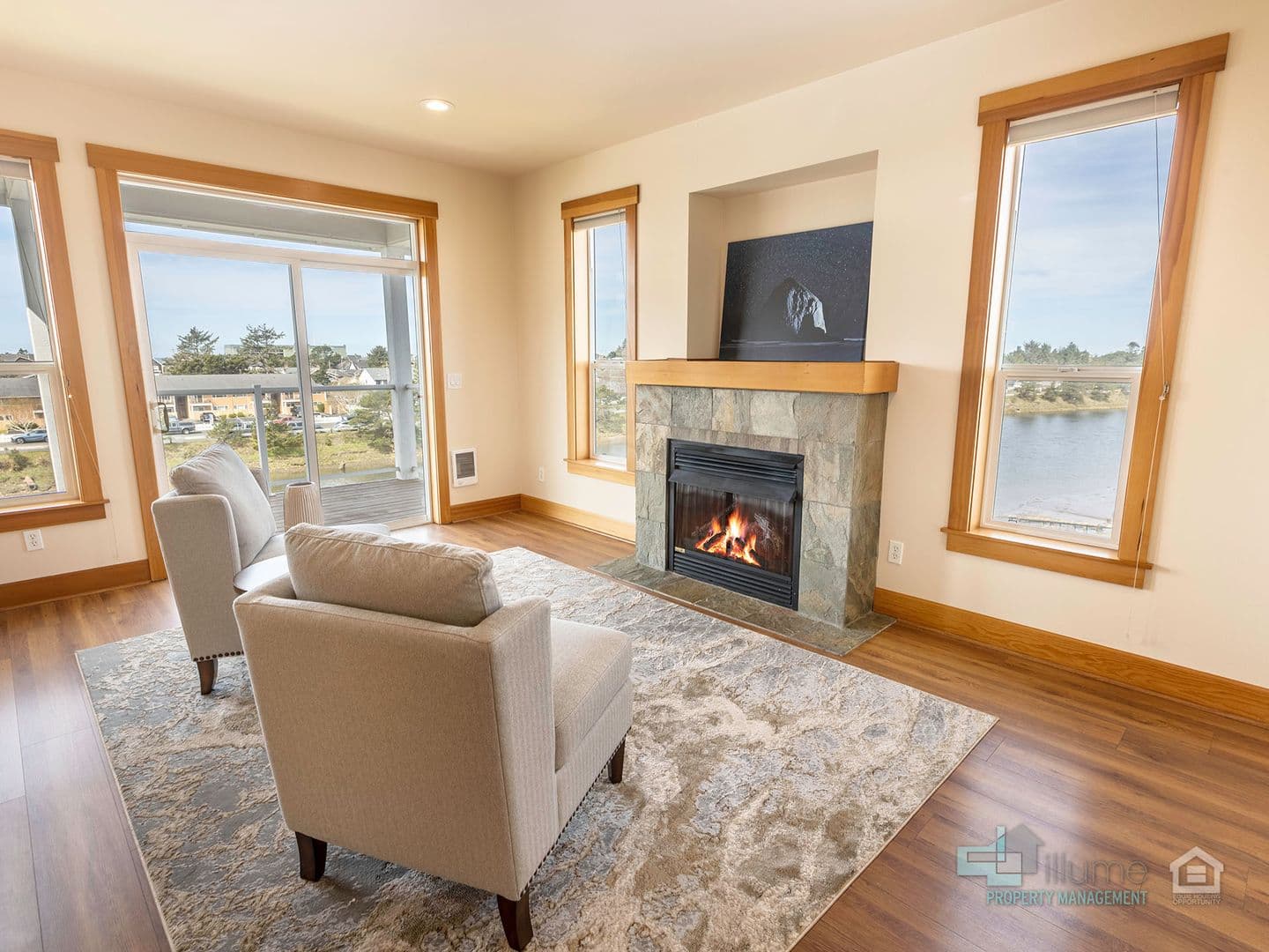 2 Bedroom, 2 Bath.. LOCATION LOCATION LOCATION.... River Views!! 39 of 66