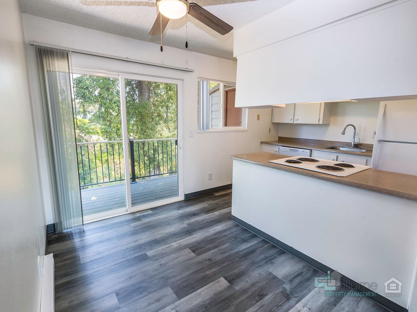 Brookside Village (637) - CONSERVICE 11 of 28