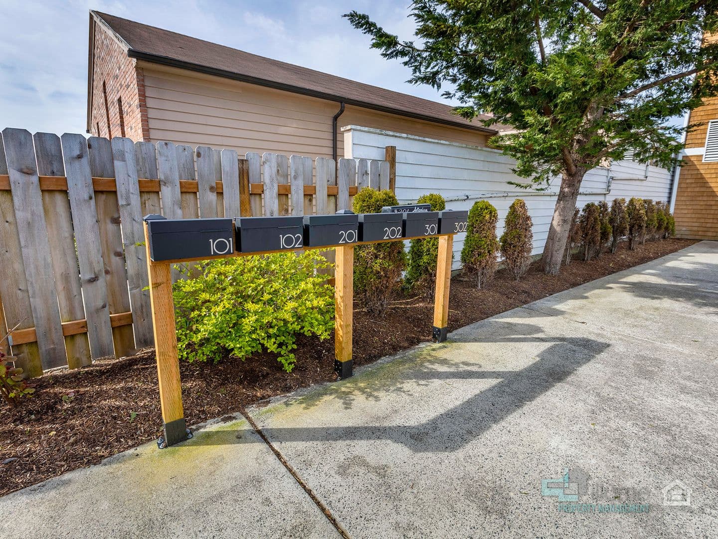 2 Bedroom, 2 Bath.. LOCATION LOCATION LOCATION.... River Views!! 66 of 66