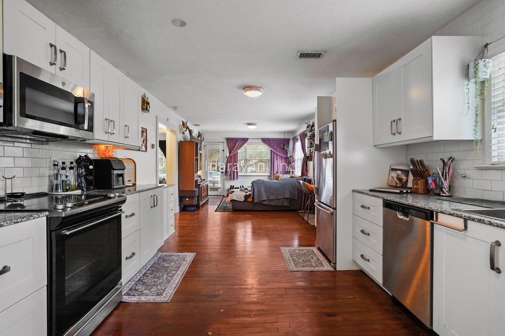 Charming 2 Bedroom, 1 Bathroom House! 9 of 18