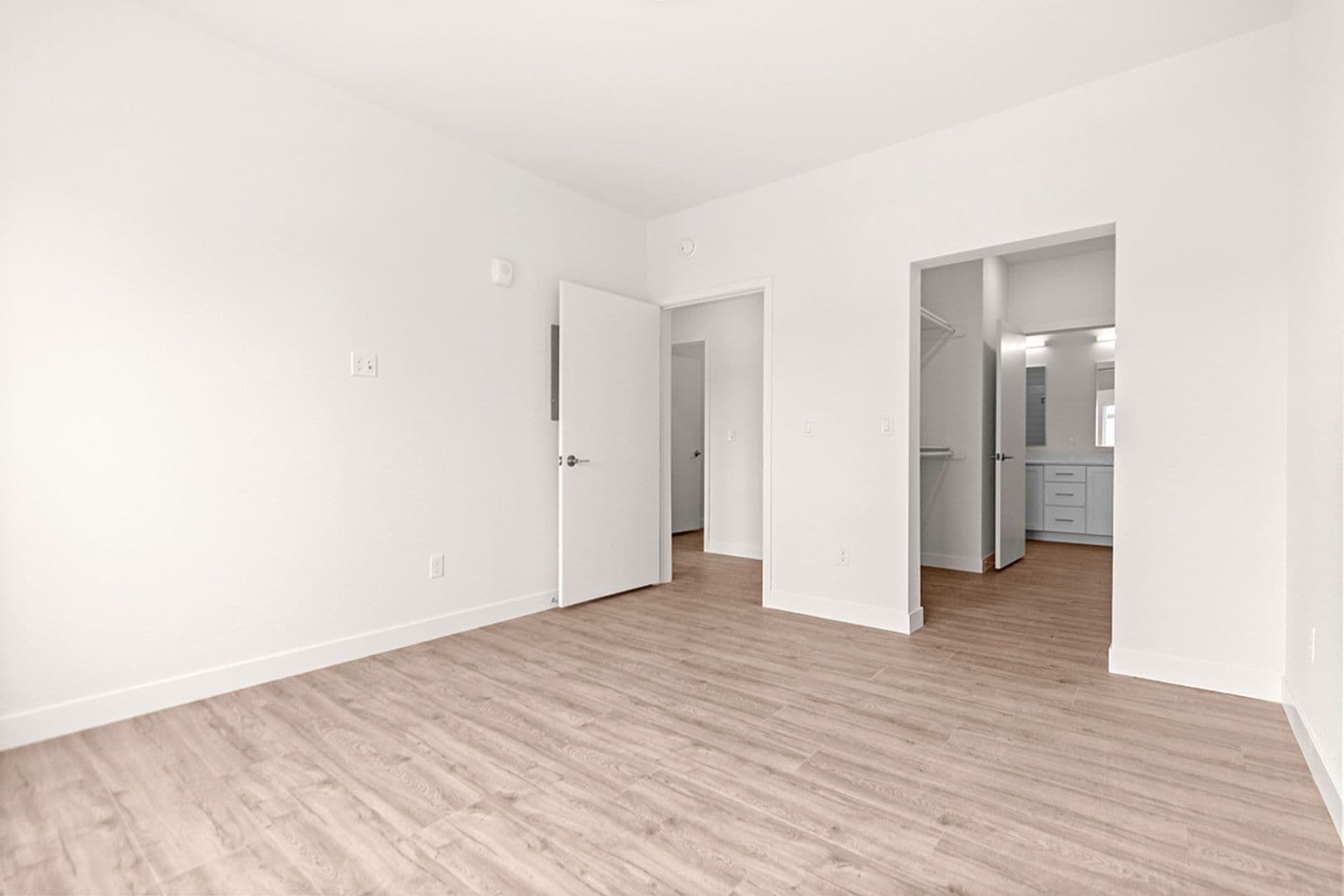 The Earl Apartments 9 of 14