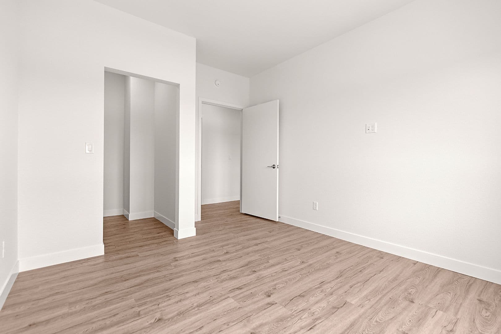 The Earl Apartments 10 of 16