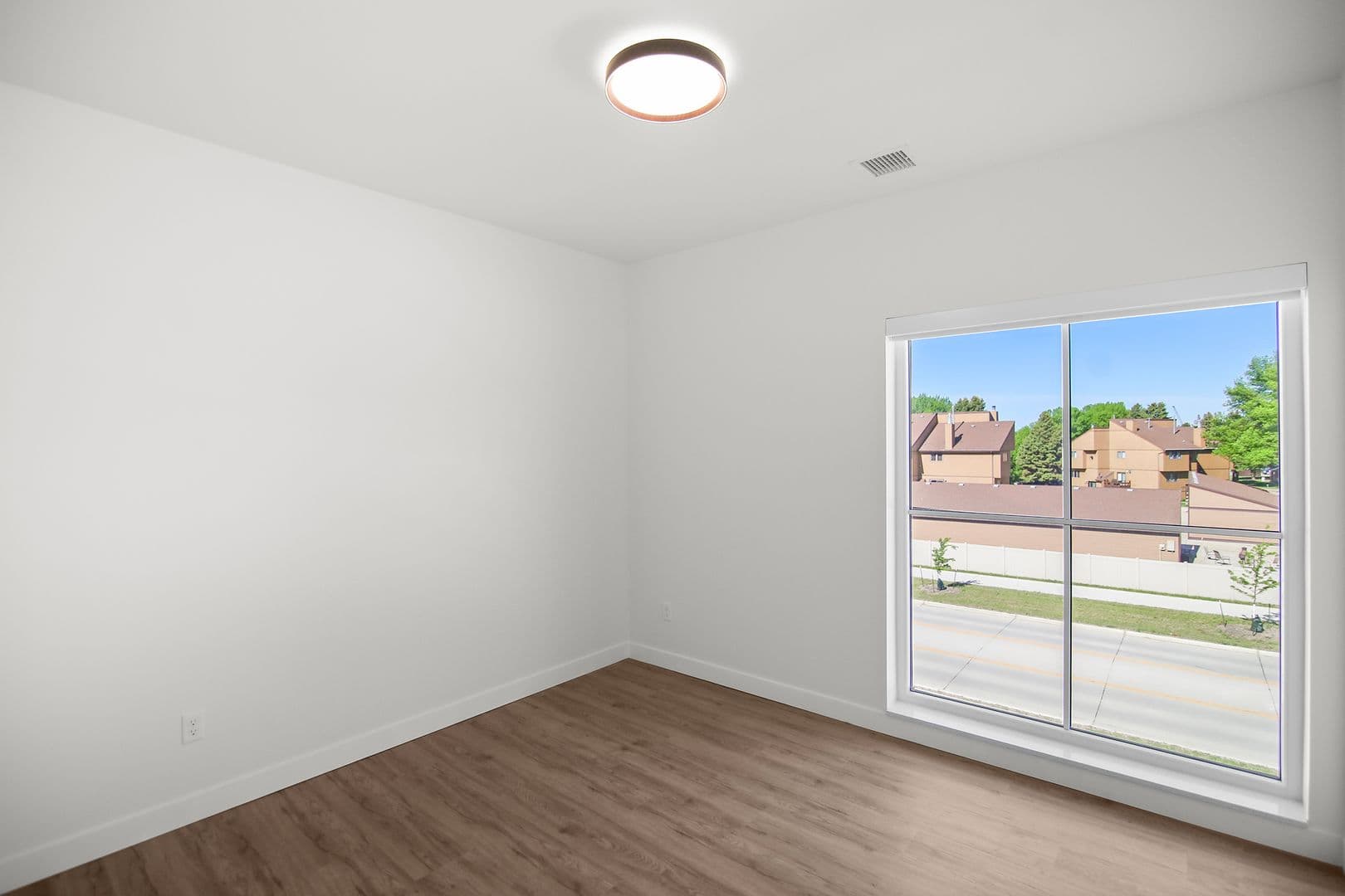 The Earl Apartments 207 of 296