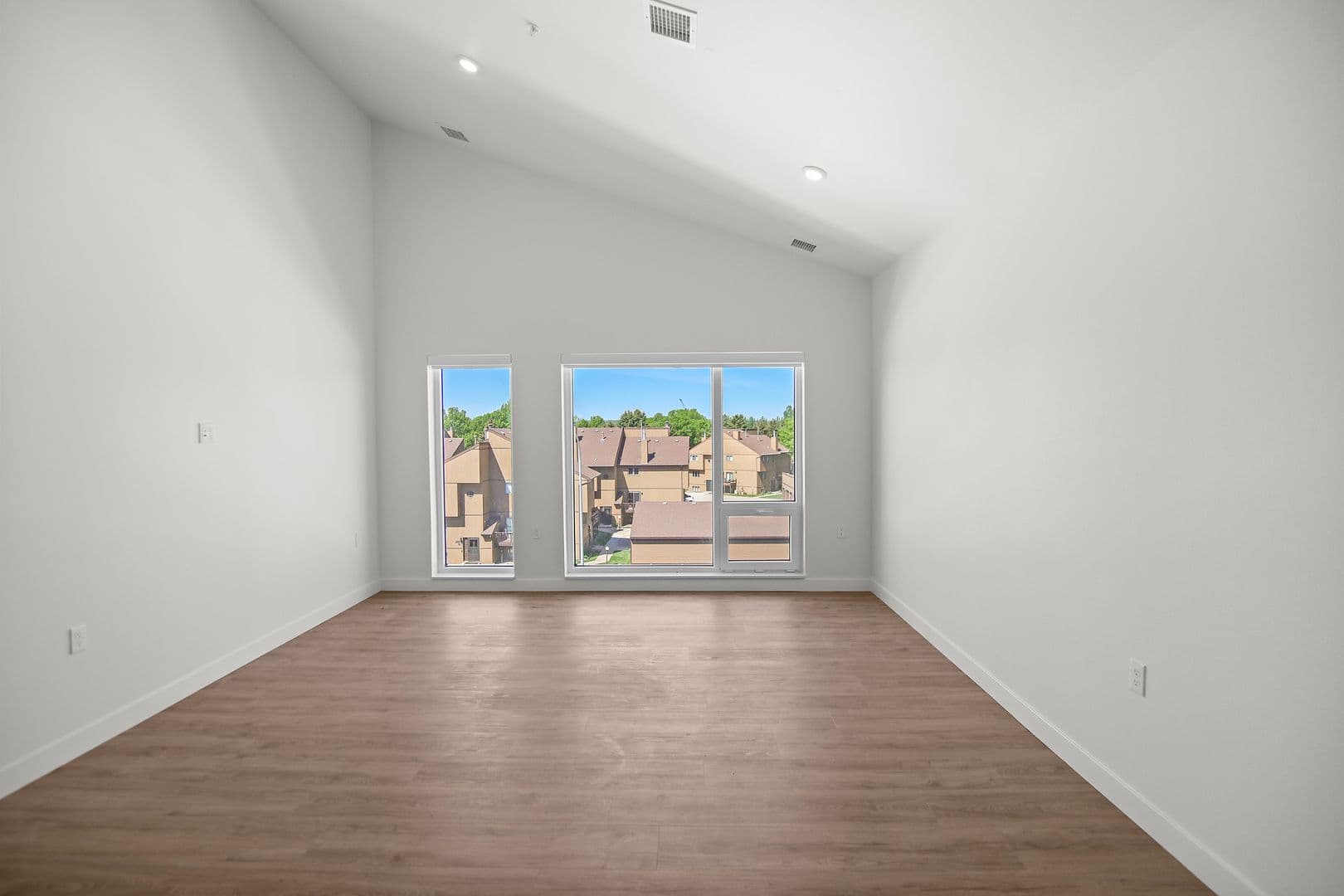 The Earl Apartments 279 of 296