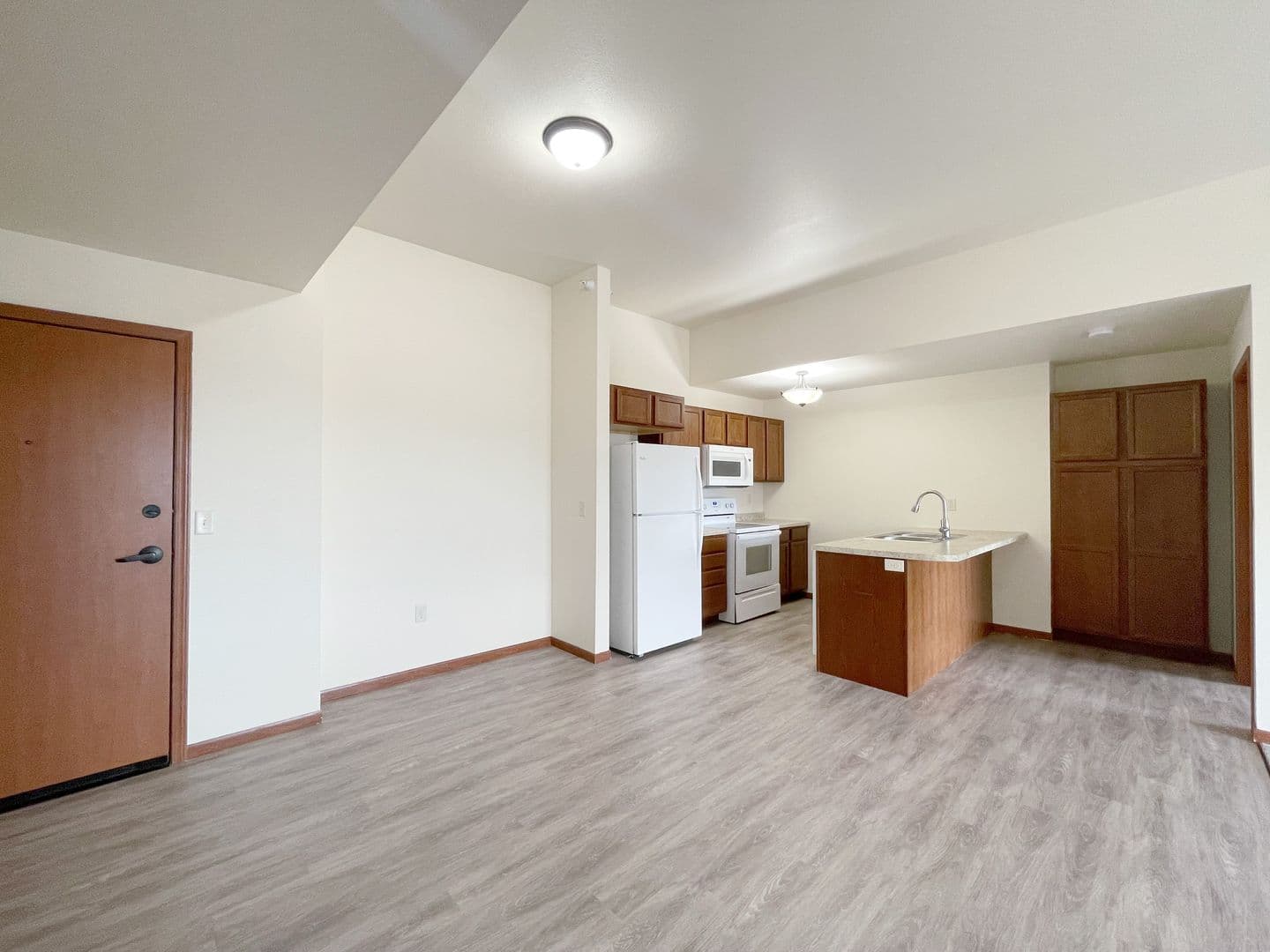 Kenwood On 5th Apartments 2 of 26