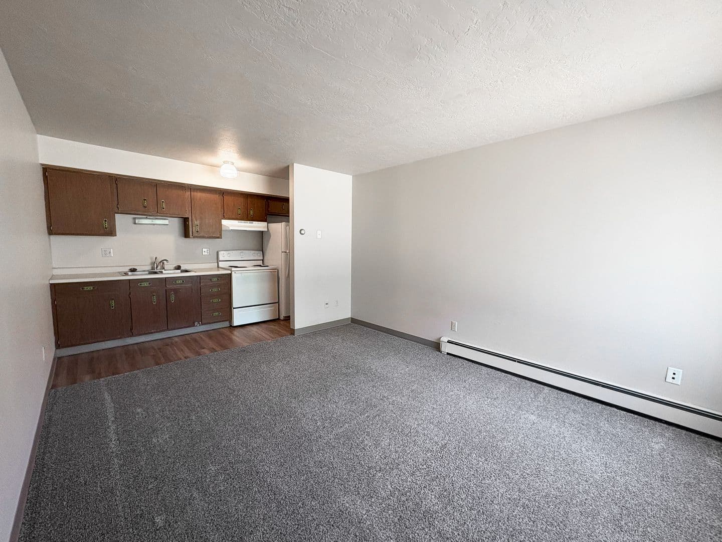 Royal Suites Apartments 3 of 8