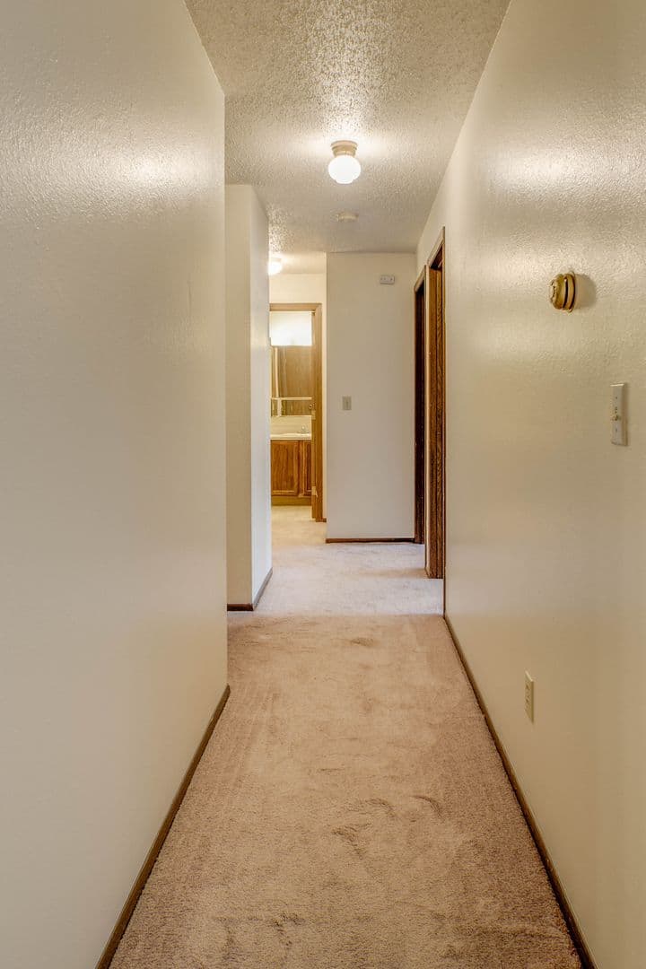Glacial Manor Apartments 6 of 11