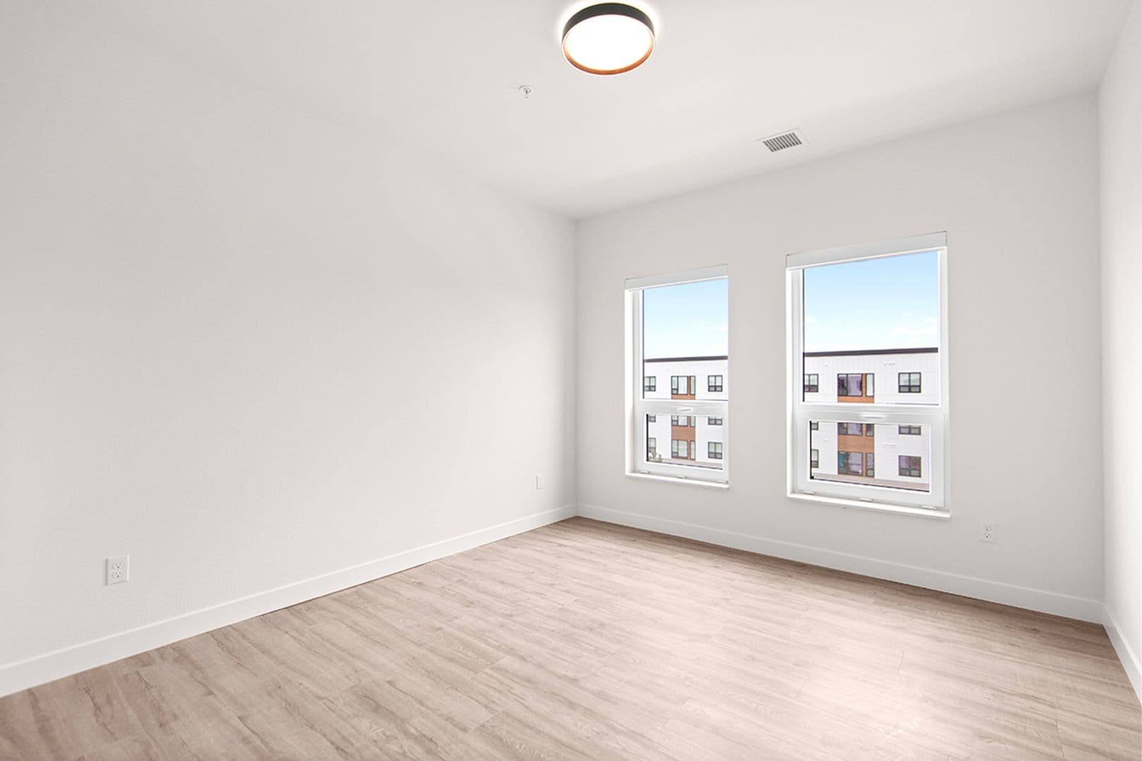 The Earl Apartments 7 of 14