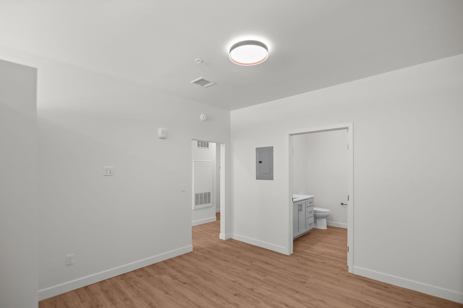 The Earl Apartments 233 of 296