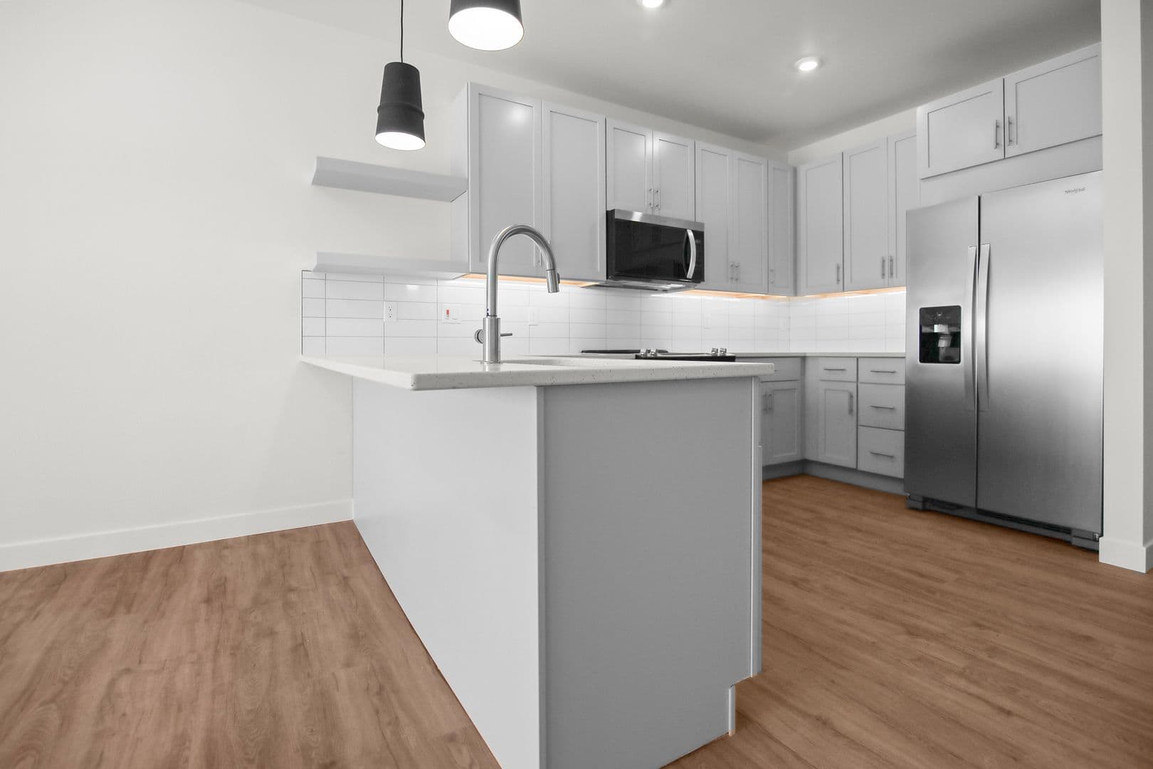The Earl Apartments 297 of 398