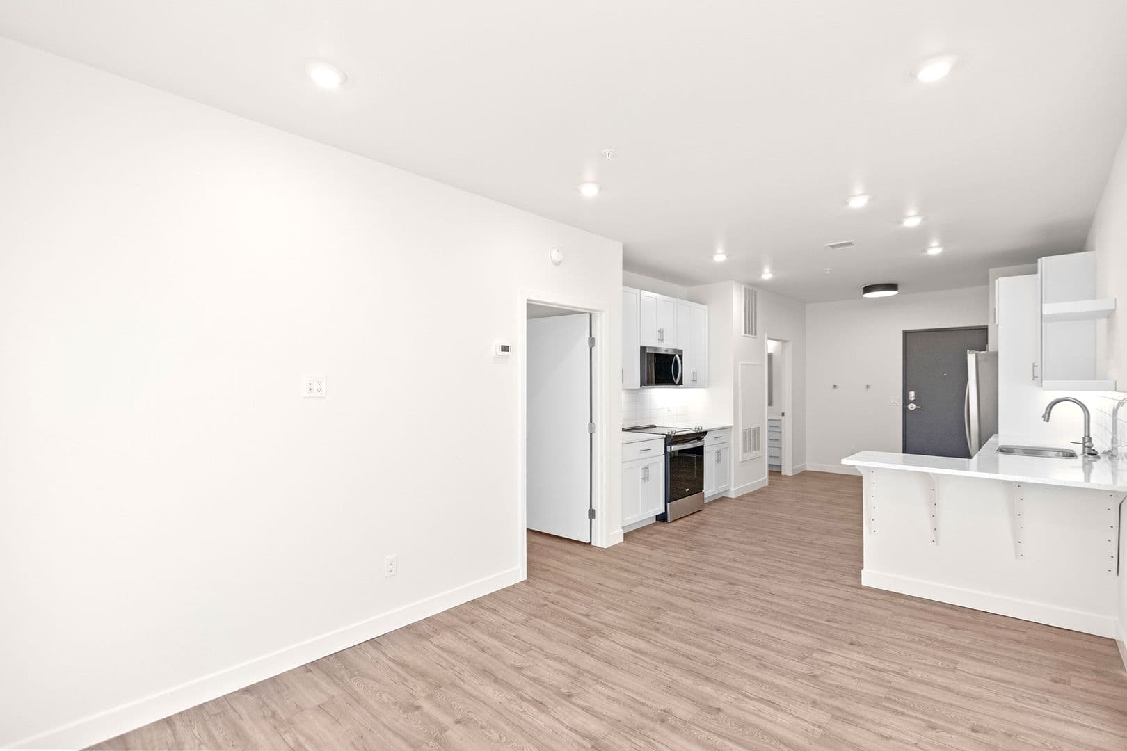 The Earl Apartments 6 of 15