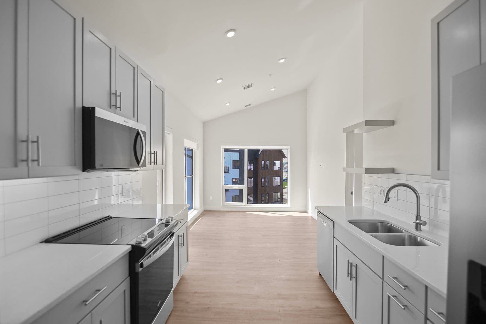 The Earl Apartments 260 of 296