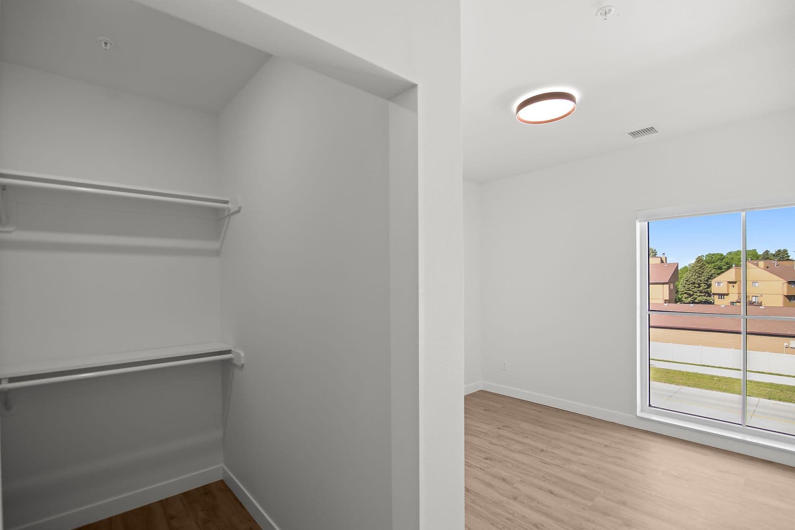 The Earl Apartments 211 of 296