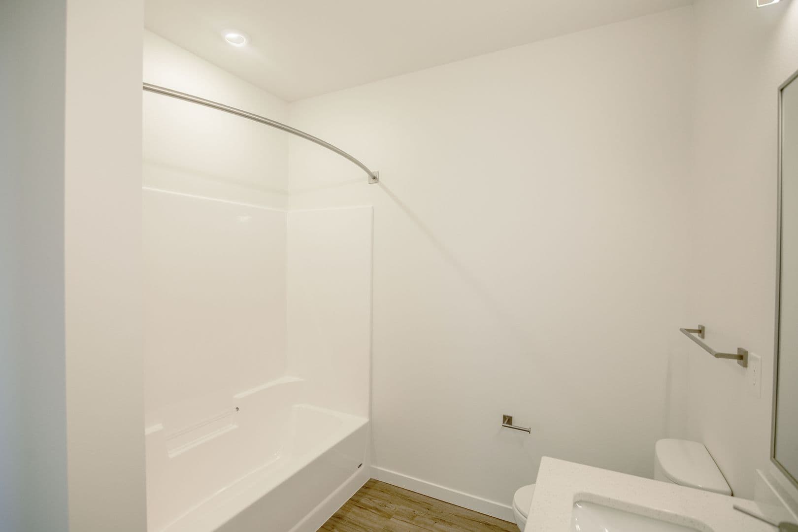 The Earl Apartments 174 of 398
