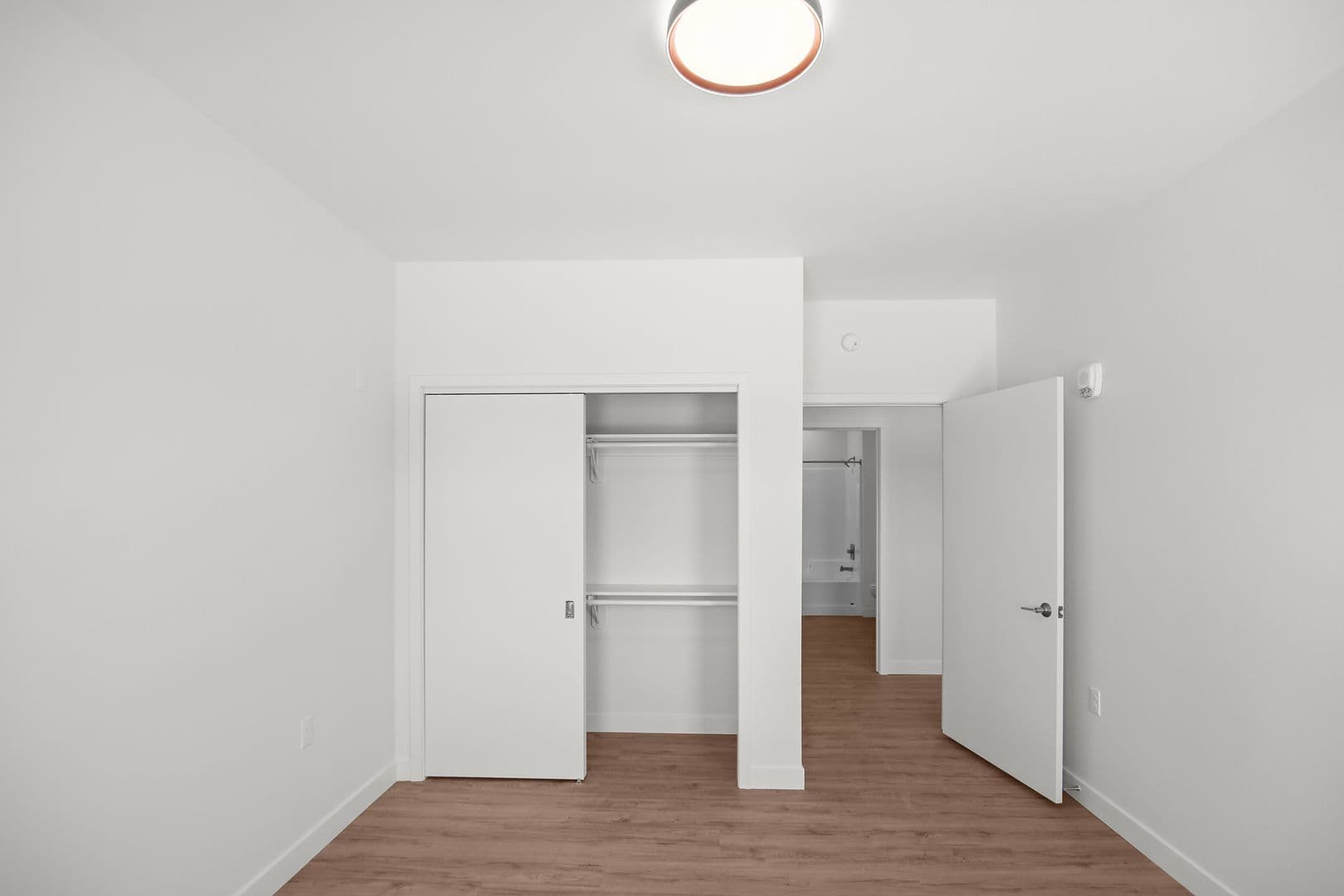 The Earl Apartments 286 of 296