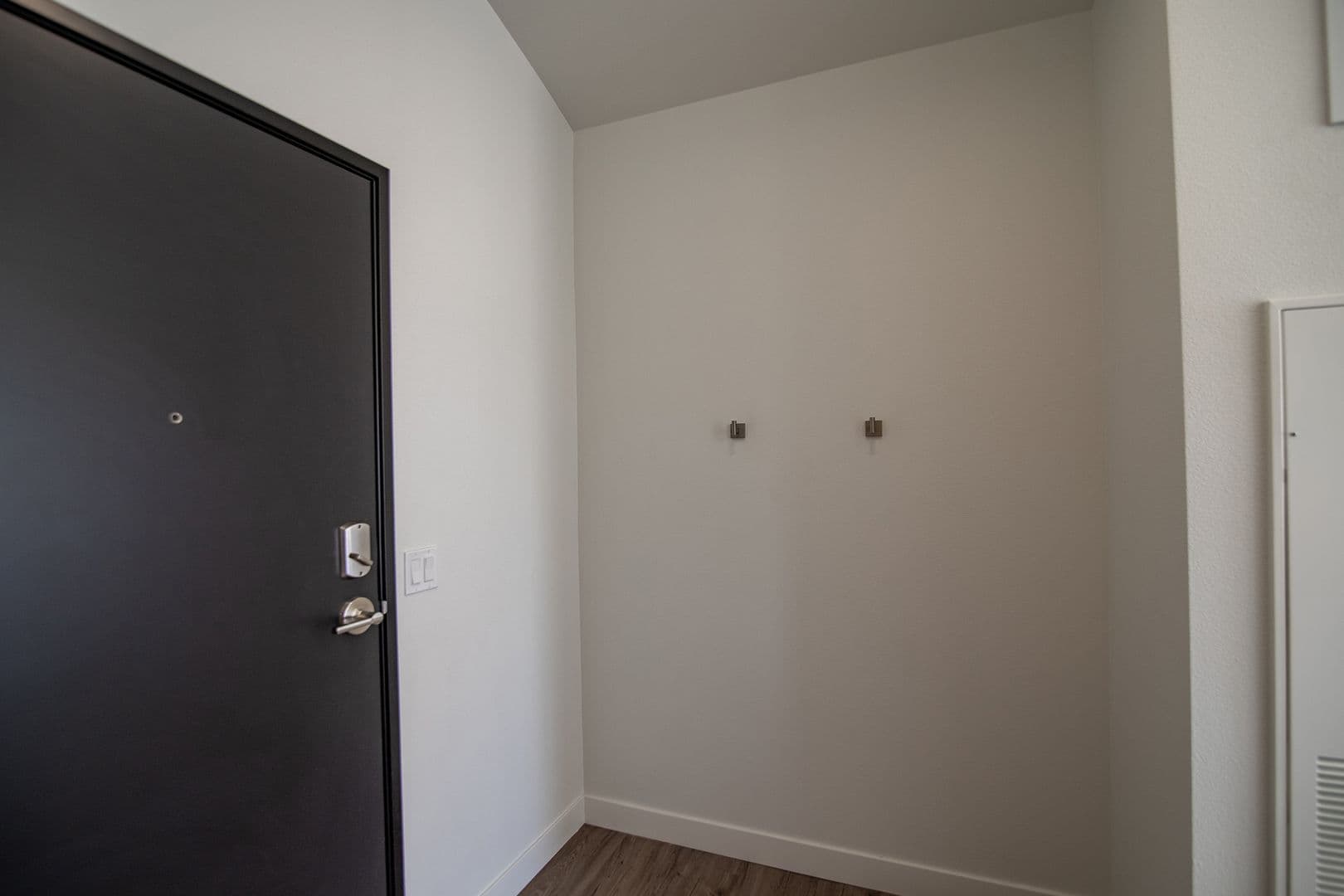 The Earl Apartments 261 of 296