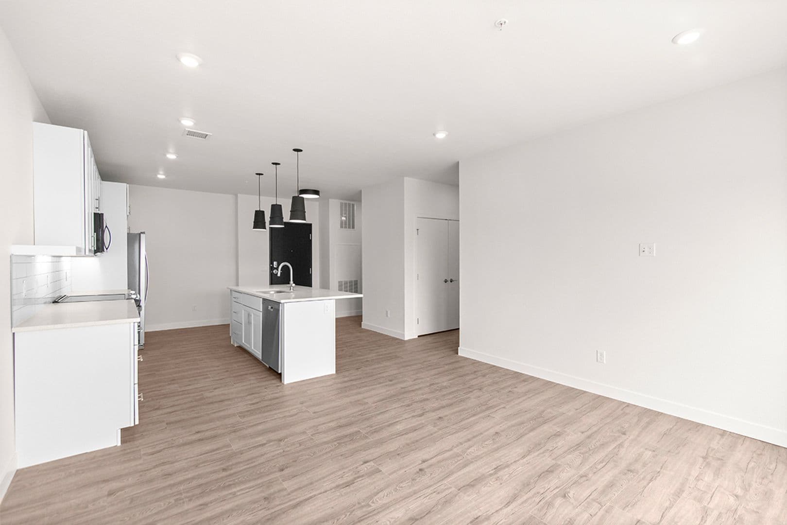 The Earl Apartments 6 of 14