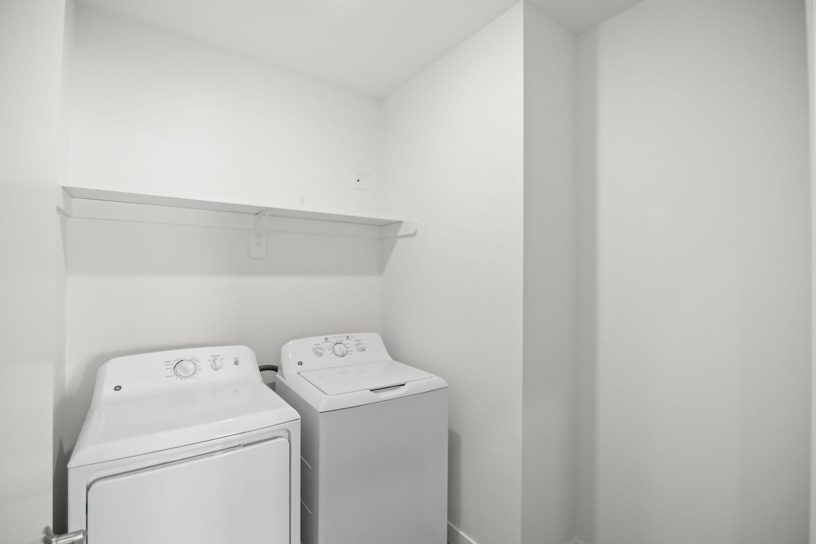 The Earl Apartments 223 of 296