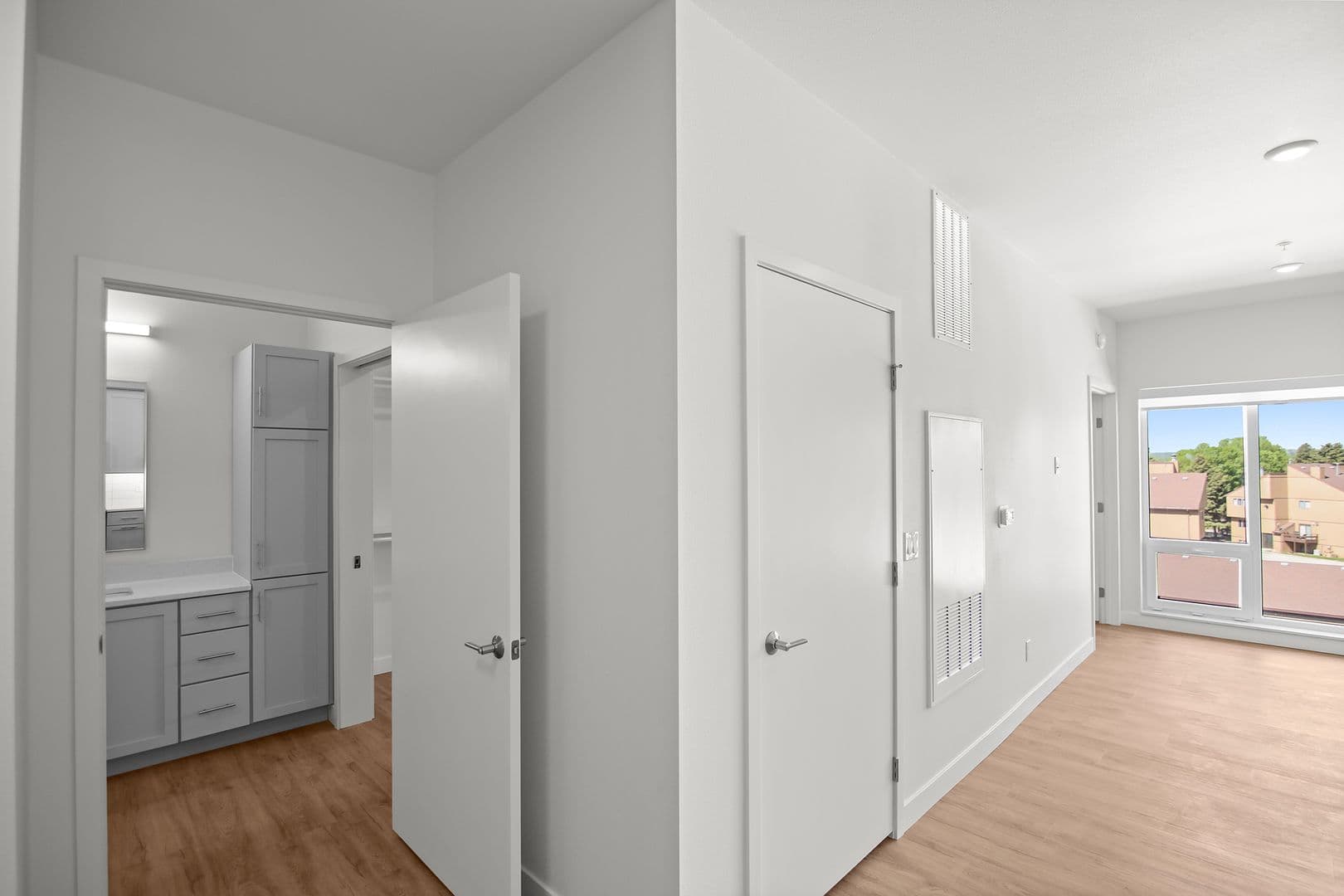 The Earl Apartments 300 of 398