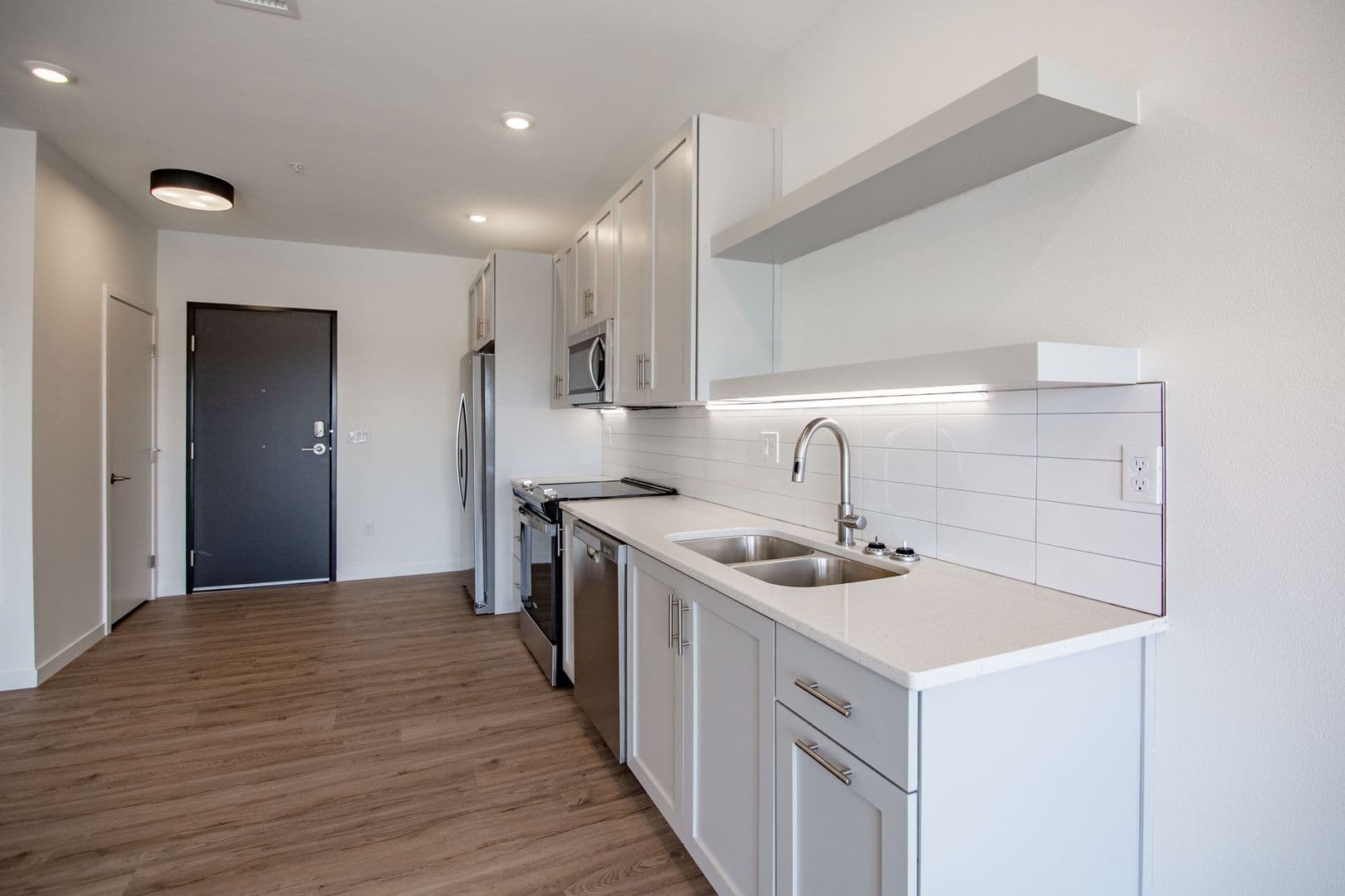 The Earl Apartments 6 of 38