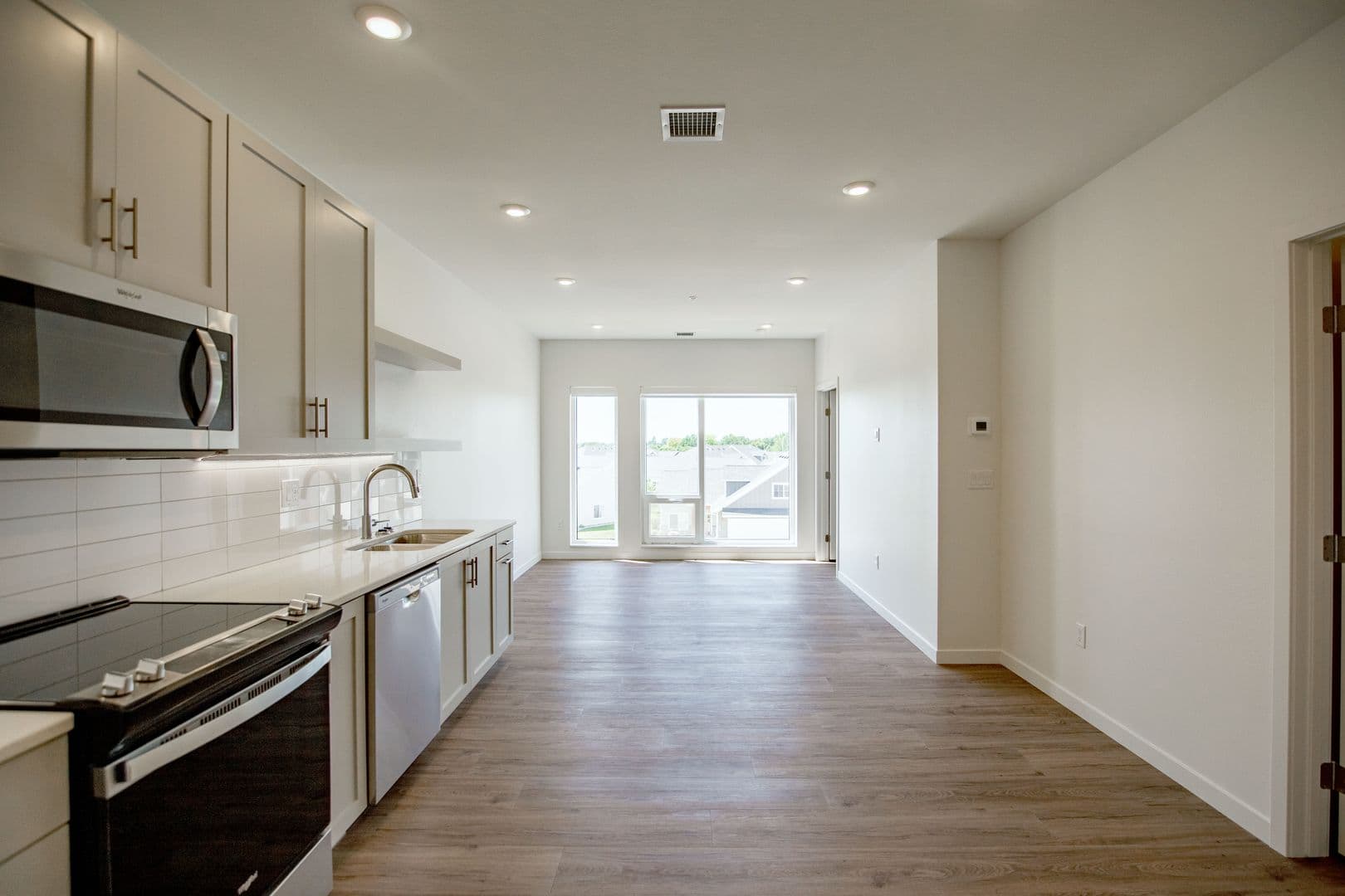 The Earl Apartments 2 of 38