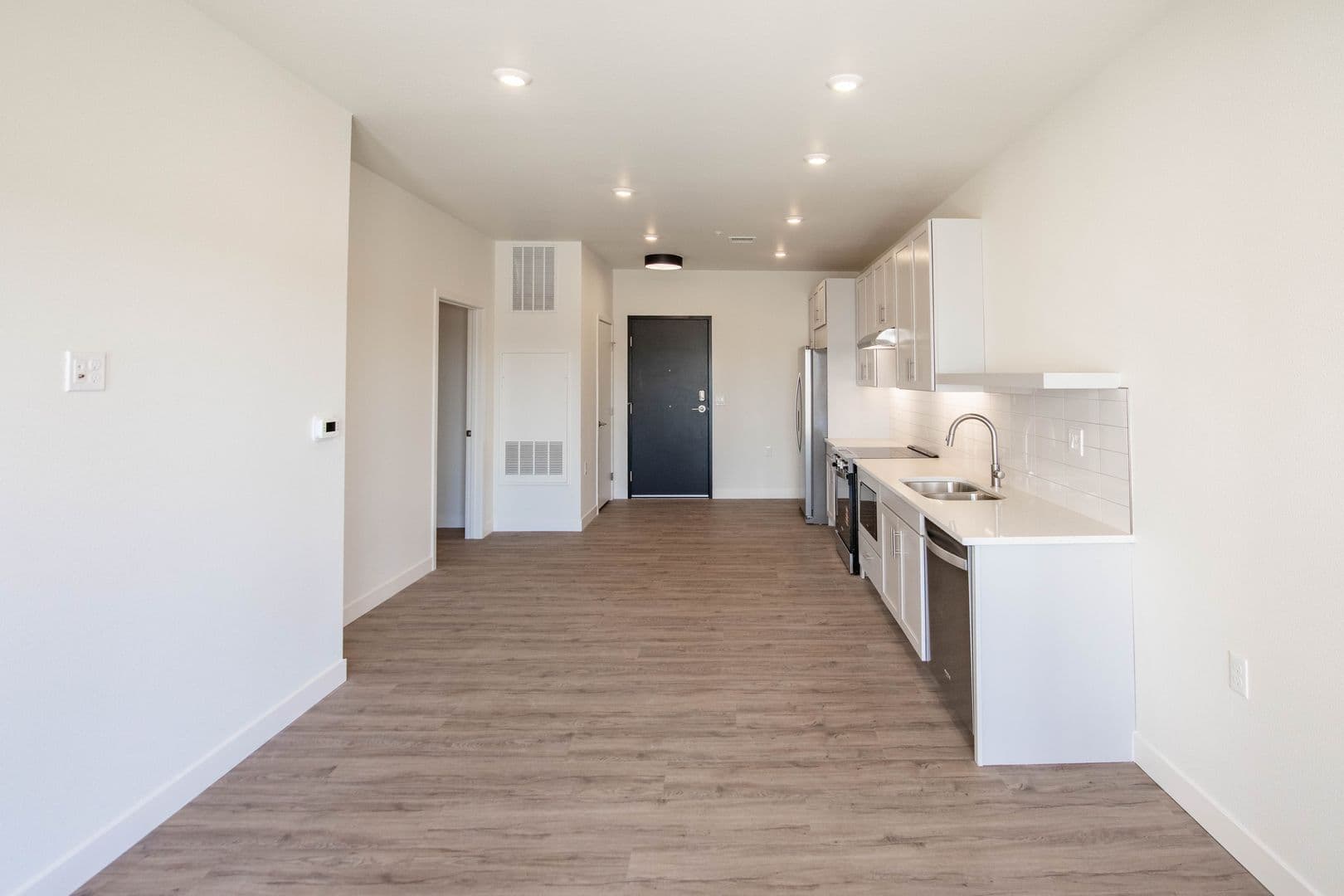 The Earl Apartments 239 of 296